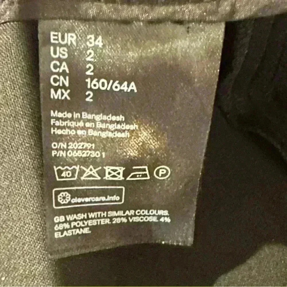 H&M Womens Size 2 Pencil Skirt Black Gold Buttons Above Knee Slit New - Picture 9 of 10